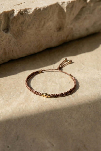 TERRÁ ~ rankų darbo ruda apyrankė