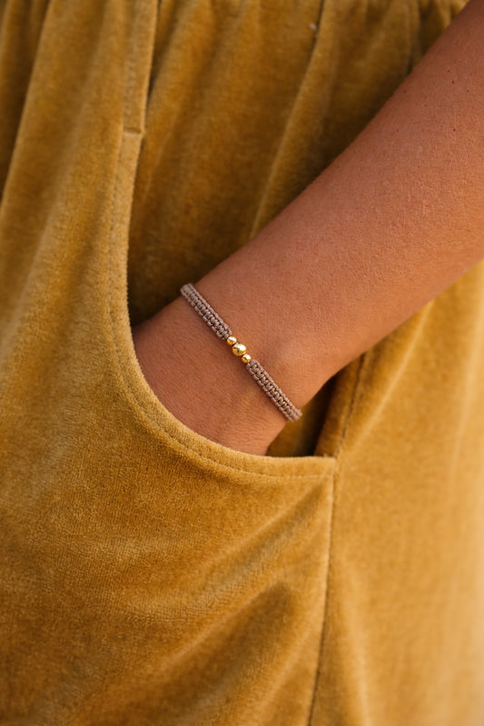 TERRÁ ~ rankų darbo ruda apyrankė