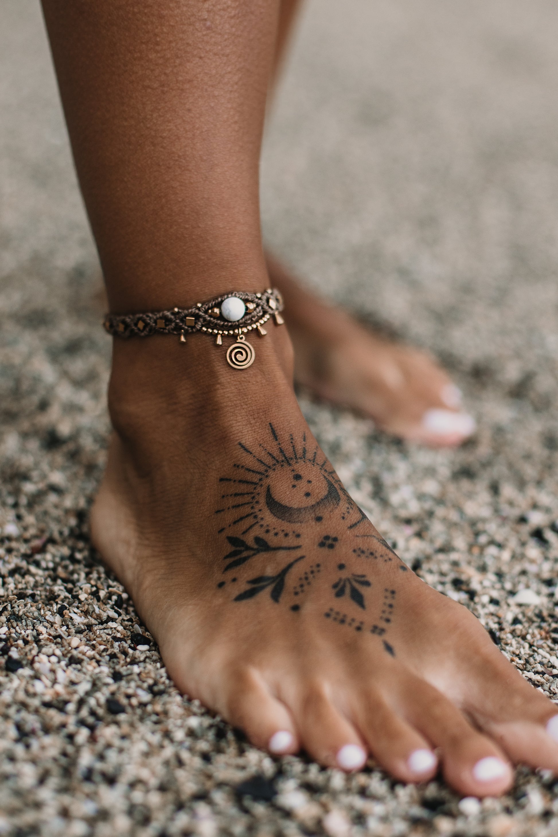 Boho kojos papuosalas kojos apyranke koju grandinele papuosalai macrame bohemiskas papuosalai moterims vasariski papuosalai ranku darbo papuosalai