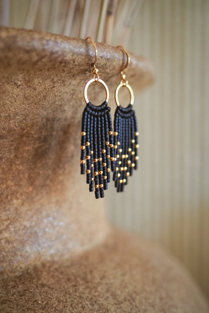 Puosnus auskarai Kaledoms, naujiesiems metams, sventems. Unikalus auskarai, auksiniai juodi