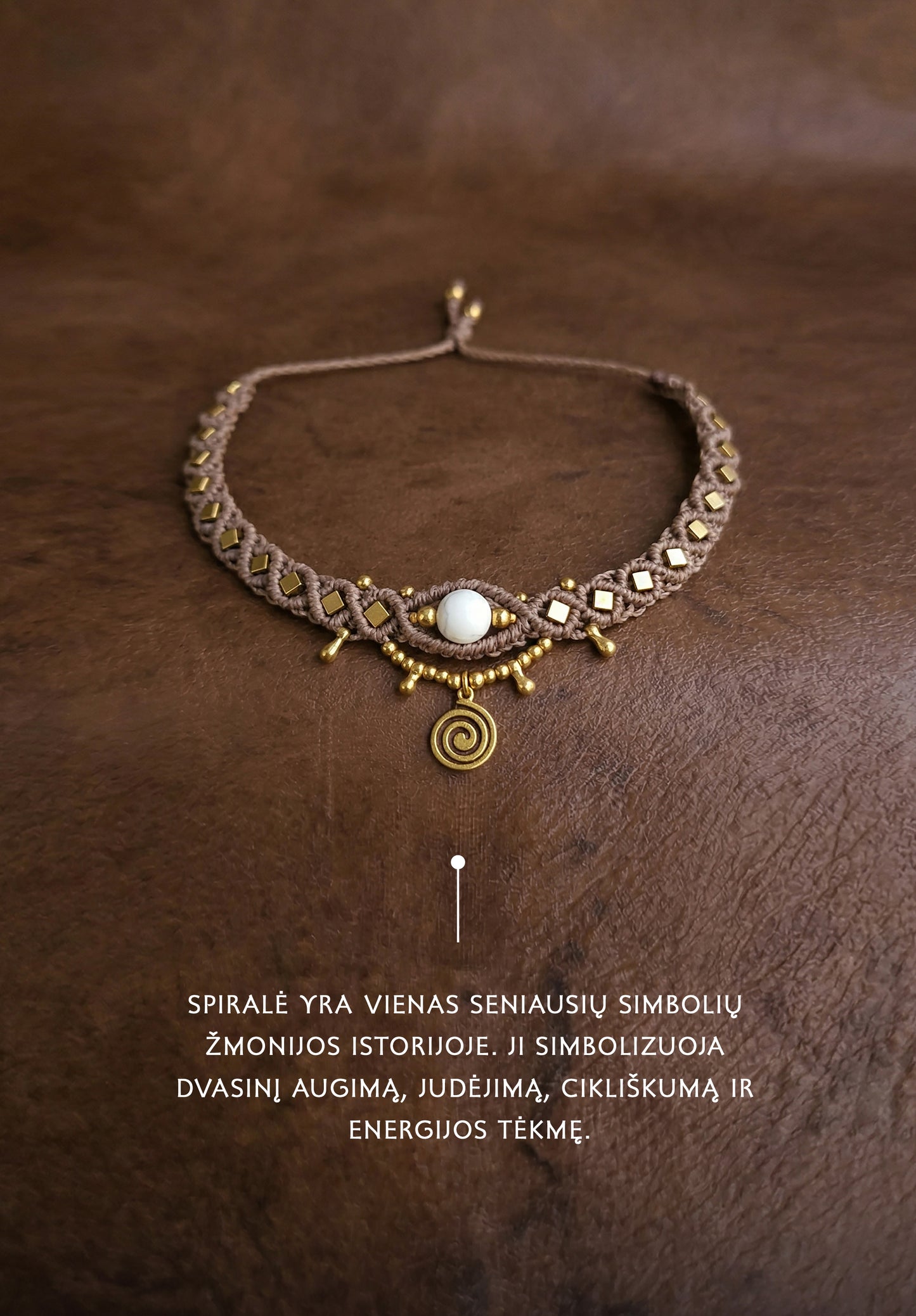 Spirales simbolis - magiskas macrame papuosalas moterims