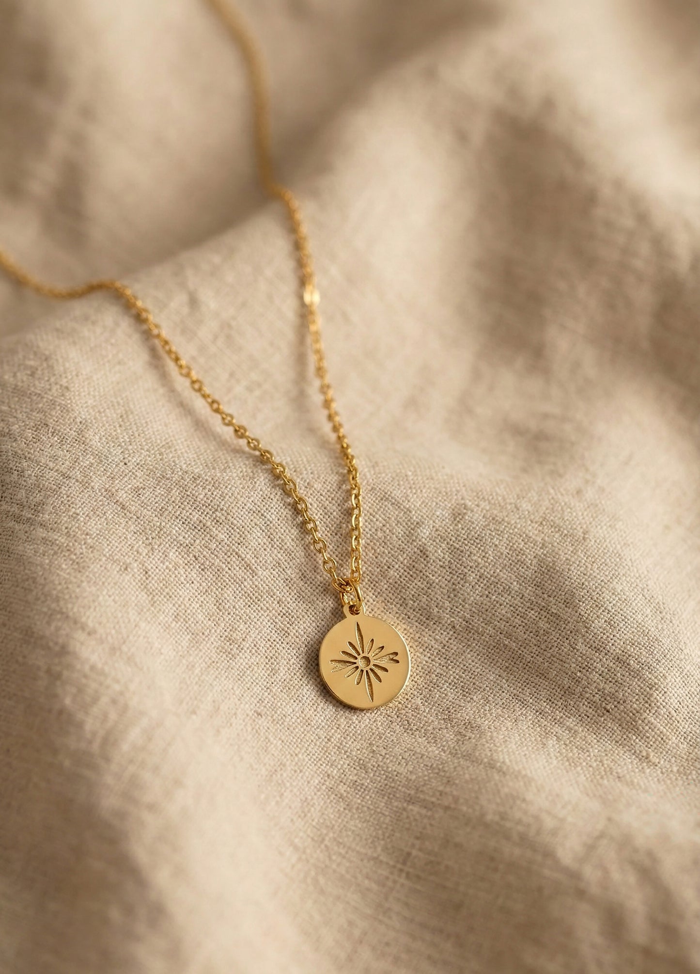 Boho kaklo papuosalas moterims. Minimalistinis, unikalus kaklo pakabukas. Mandala simbolis.