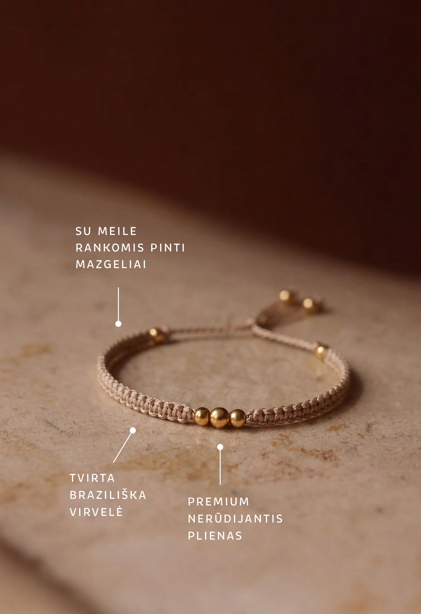 Minimalistine ranku darbo apyranke su virvele. Dydis universalus, reguliuojasi. Apyranke tinka vasarai, prie sukneliu, atostogoms.