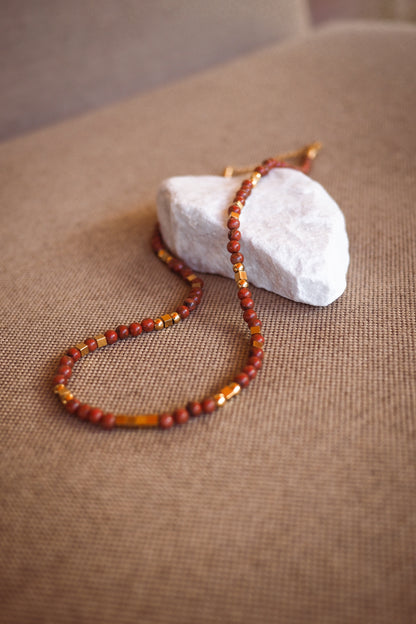 INTUITION ~ raudono jaspio kaklo papuošalas