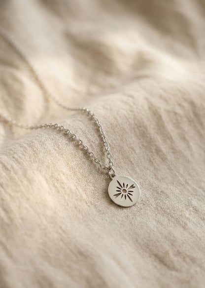 925 sidabras. Kaklo pakabukas moterims su mandala sumboliu. Minimalistinis. Bohemiskas papuosalas