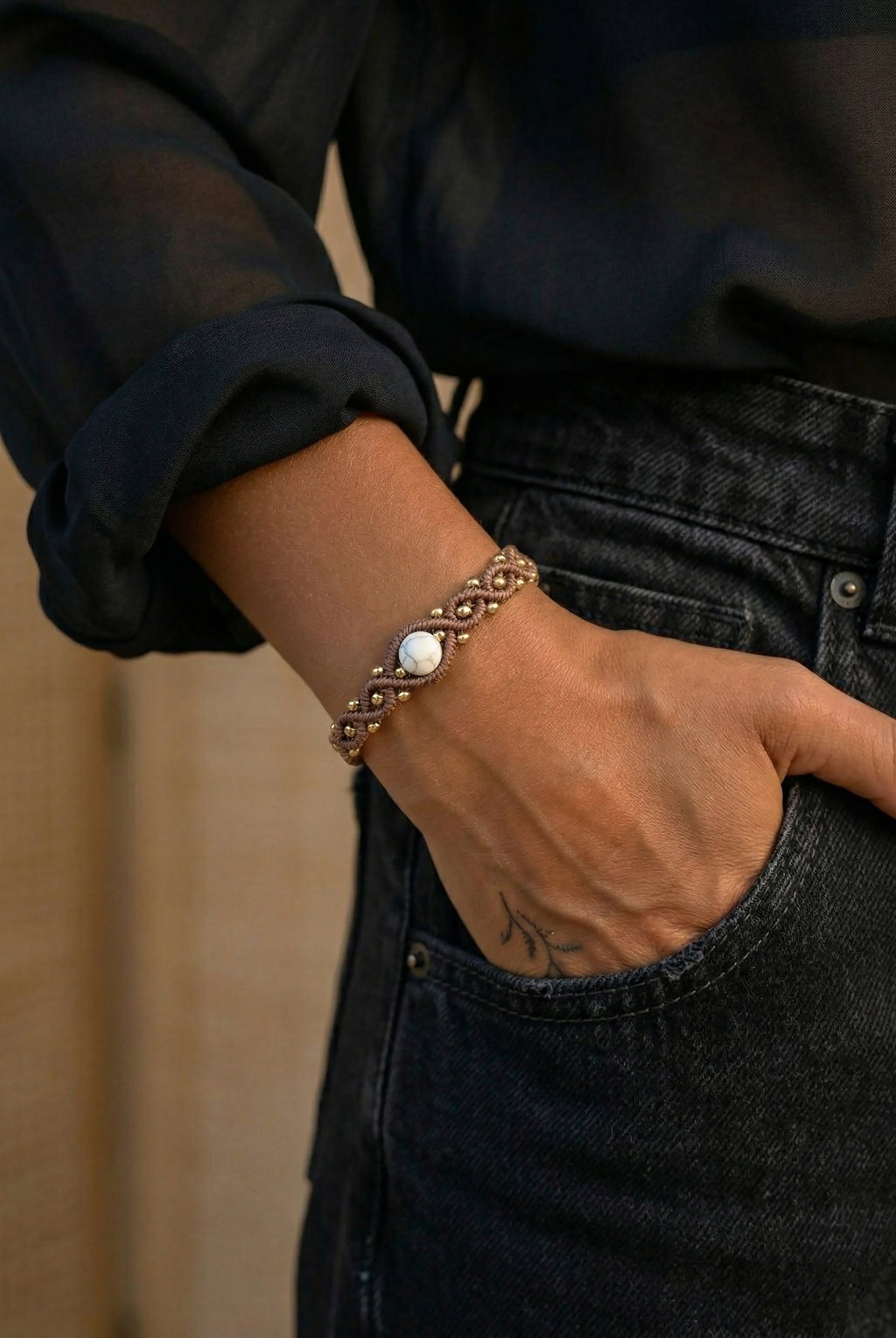 Stilinga auksine apyranke tinkanti prie klasikinio stiliaus. Aukso apyranke unikalaus dizaino. Vintazine apyranke.